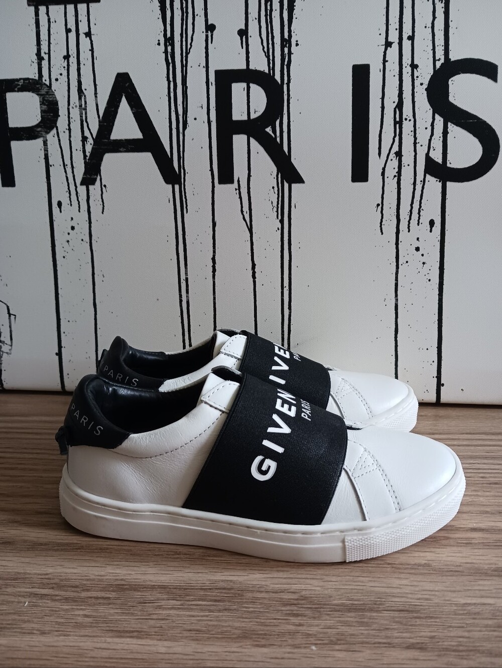 Givenchy Paris Urban Street Knot White/ Black Sneakers Size 31